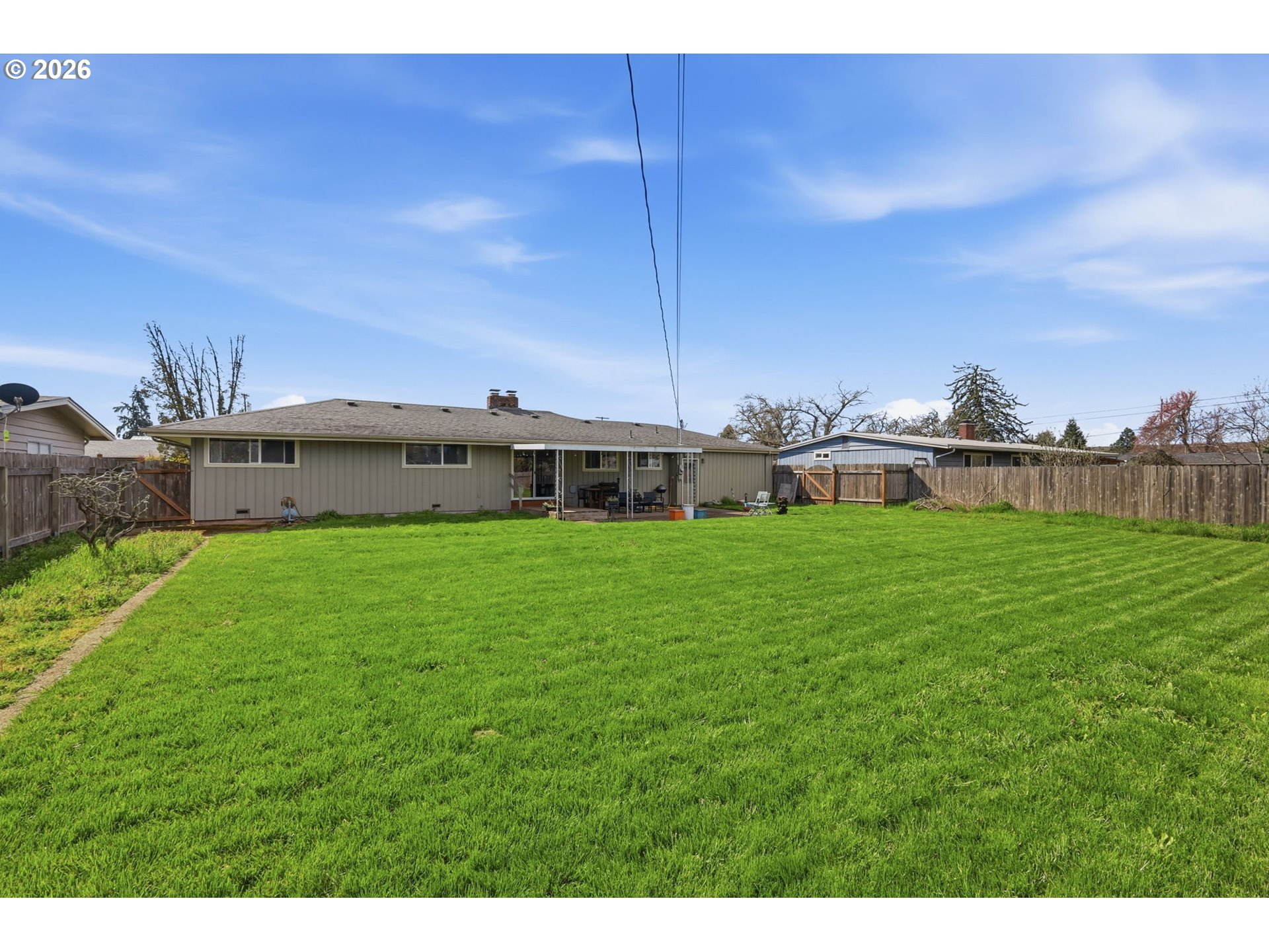 76 Woodlane Drive Springfield, OR 97477 - Photo 2 of 42