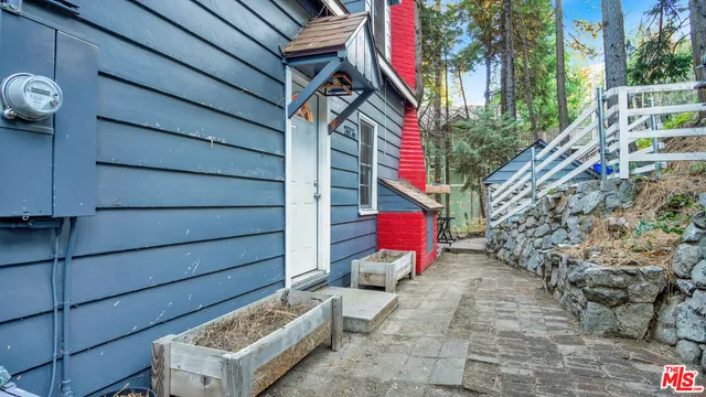 $2,900 | 26776 Highway 189, Twin Peaks, CA 92391