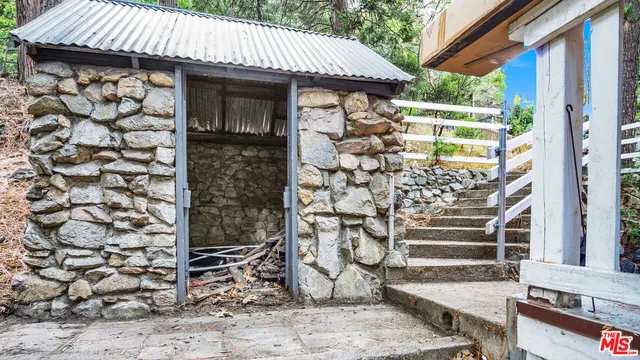 $2,900 | 26776 Highway 189, Twin Peaks, CA 92391