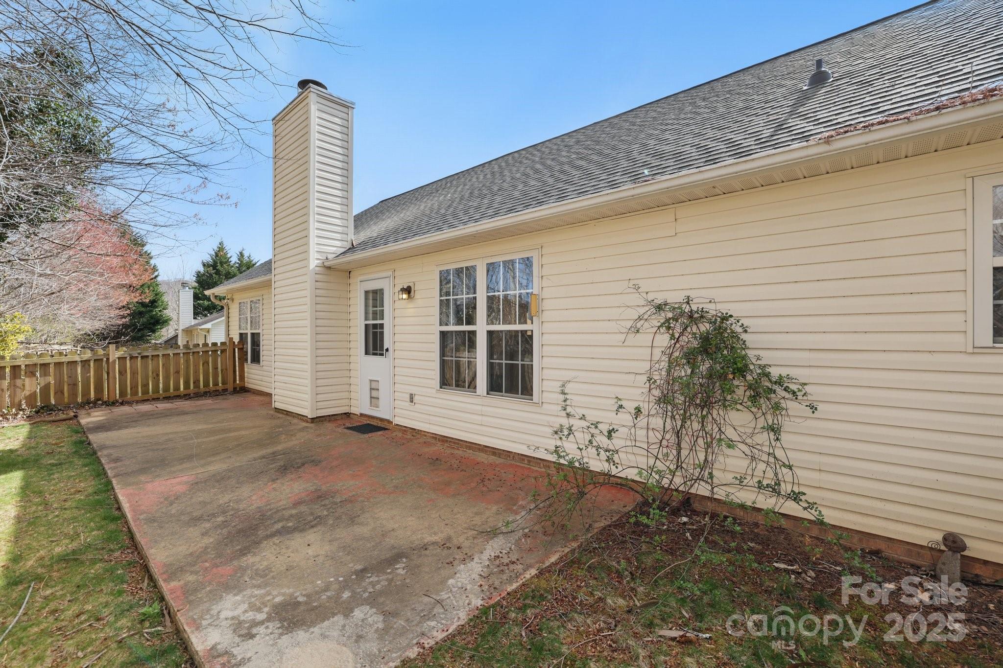 223 Planters Creek Road Fletcher, NC 28732 - Photo 4 of 32 Gallery Image 4