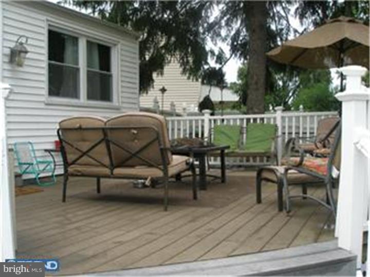 821 Rennard Circle Philadelphia, PA 19116 - Photo 22 of 25 Deck