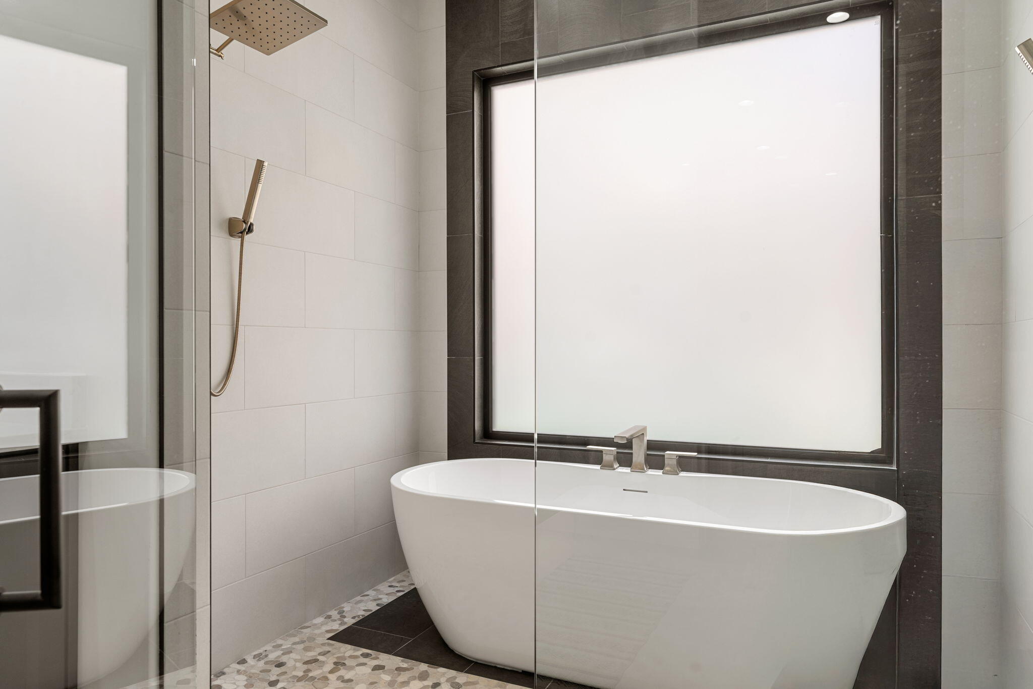 2885 East View Pointe Drive Washington, UT 84780 - Photo 40 of 99 Primary Bathroom Wet Room: Walk in shower with free standing soaker tub - Pic 2