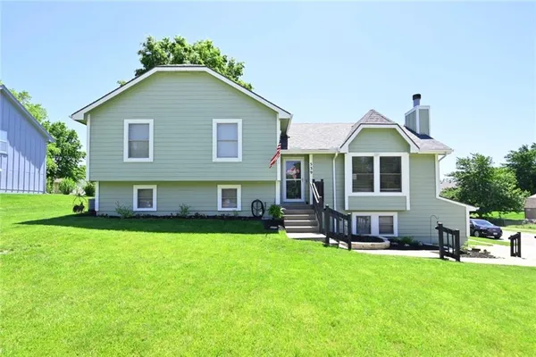 $370,000 | 539 Lauren Street, Liberty, MO 64068