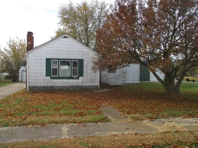 $95,000 | 230 East Moniteau Street, Tipton, MO 65081