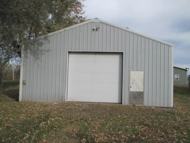 $95,000 | 230 East Moniteau Street, Tipton, MO 65081