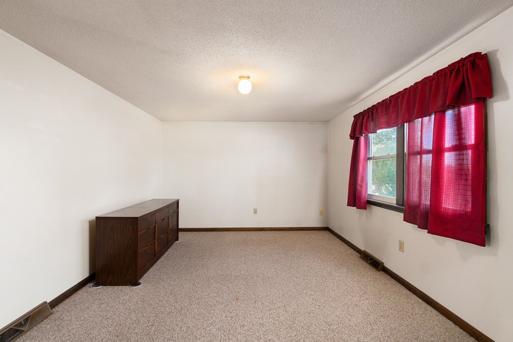 15 Fosdick Road Carver, MA 02330 - Photo 17 of 37 Gallery Image 17