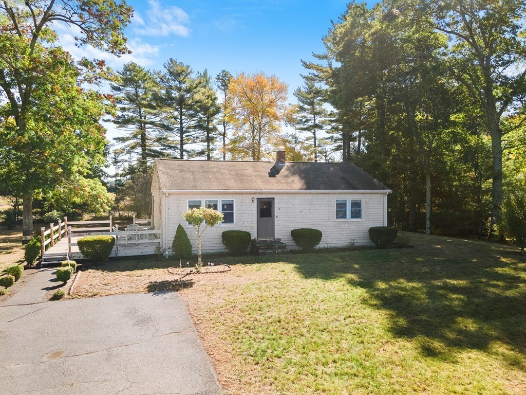 15 Fosdick Road Carver, MA 02330 - Photo 5 of 37 Gallery Image 5