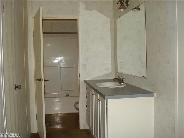 4461 Ridge Road Lexington, NC 27295 - Photo 7 of 12 Master Bath/Spa.
