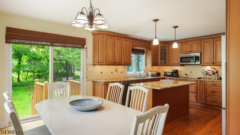 5 Maple Drive Warren, NJ 07059 - Photo 12 of 35