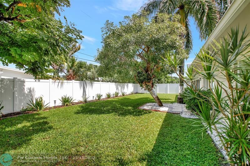 1985 Sailfish Place Pompano Beach, FL 33062 - Photo 46 of 47