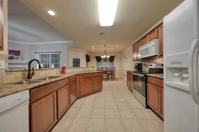 $259,900 | 421 West Cumberland Road, Unit 1402, Tyler, TX 75703