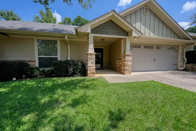 $259,900 | 421 West Cumberland Road, Unit 1402, Tyler, TX 75703