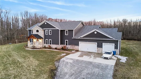 $960,000 | 2252 Applegrove Street Northeast, Canton, OH 44721