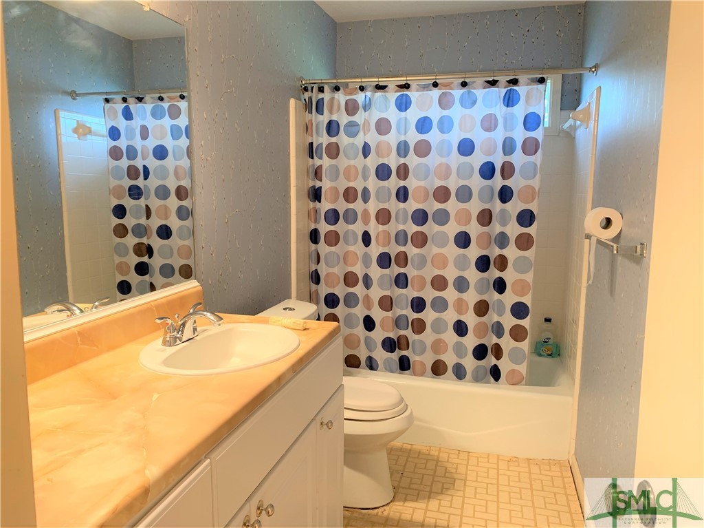 2 Cuttysark Road Savannah, GA 31410 - Photo 16 of 27 Hall Bathroom