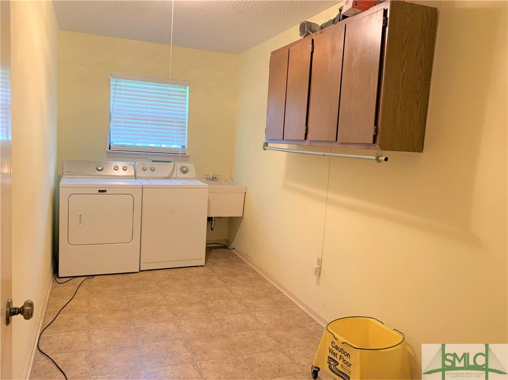 2 Cuttysark Road Savannah, GA 31410 - Photo 17 of 27 Laundry Room