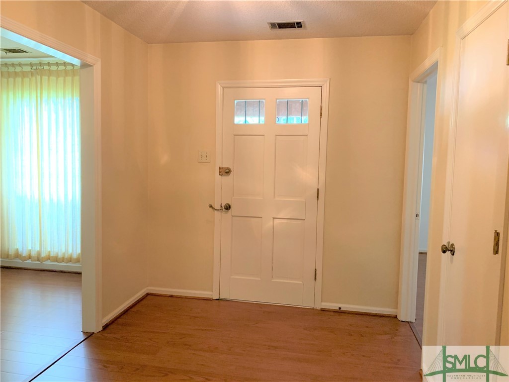 2 Cuttysark Road Savannah, GA 31410 - Photo 5 of 27 Front Door