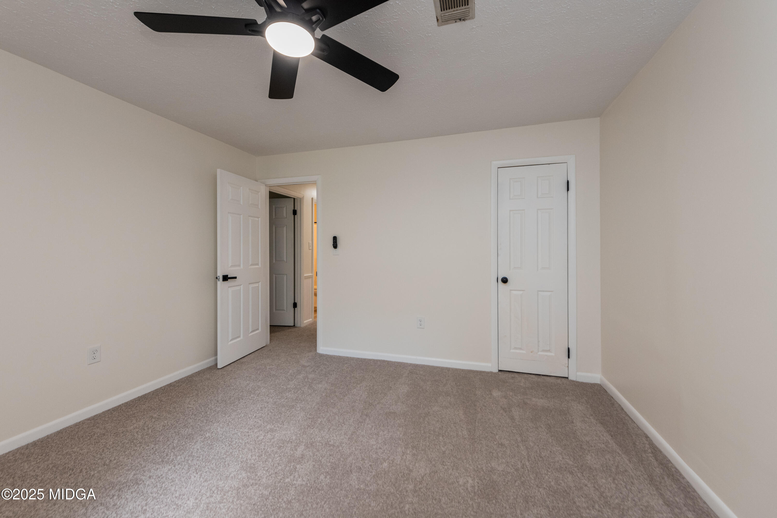139 Old Oak Road Byron, GA 31008 - Photo 7 of 59 a view of an empty room