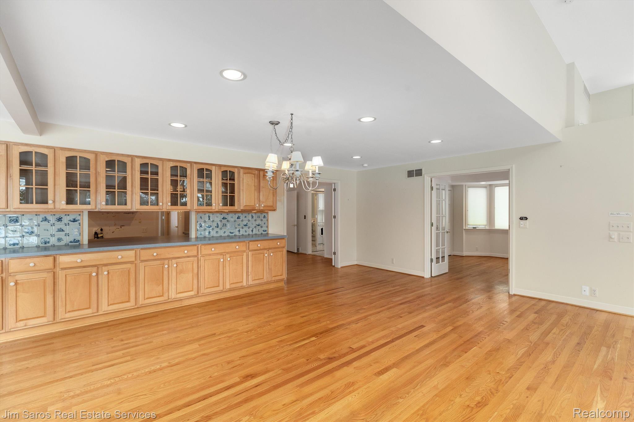86 Hall Grosse Pointe, MI 48236 - Photo 10 of 37 Gallery Image 10
