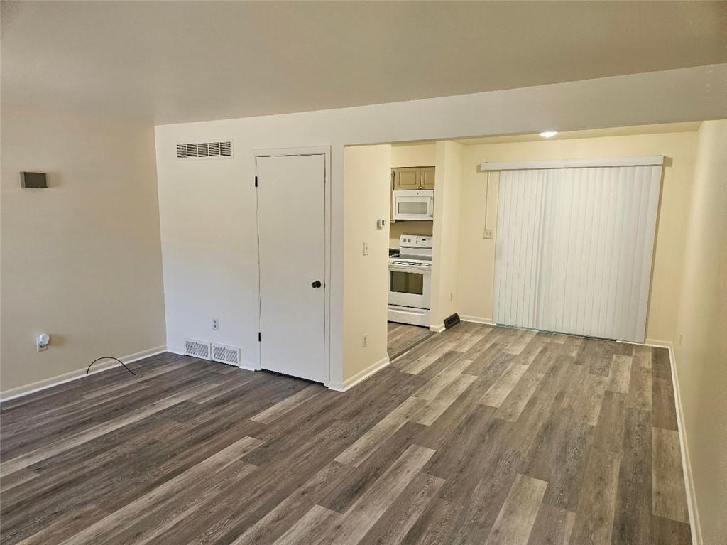 909 Chapel Road, Unit 8 Monaca, PA 15061 - Photo 3 of 10