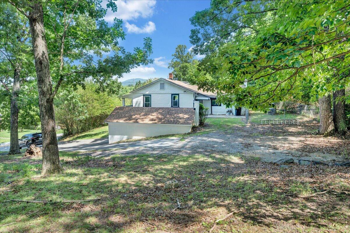4331 Yellow Mountain Road Roanoke, VA 24014 - Photo 22 of 32 22-MIB01739