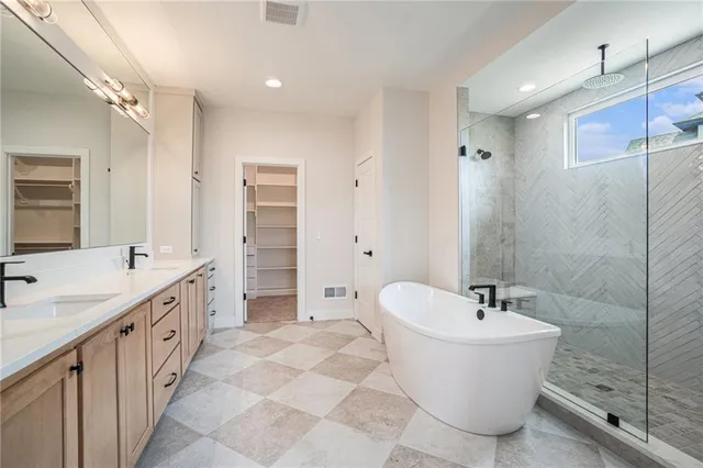 $745,900 | 2315 Southwest Serena Place, Lee's Summit, MO 64082