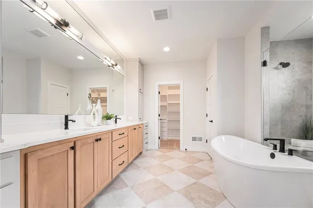 $745,900 | 2315 Southwest Serena Place, Lee's Summit, MO 64082