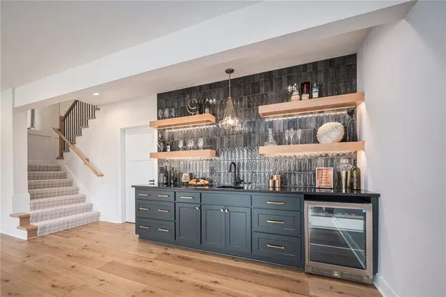 $745,900 | 2315 Southwest Serena Place, Lee's Summit, MO 64082