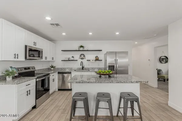 $1,850 | 6618 South 22nd Place, Phoenix, AZ 85042
