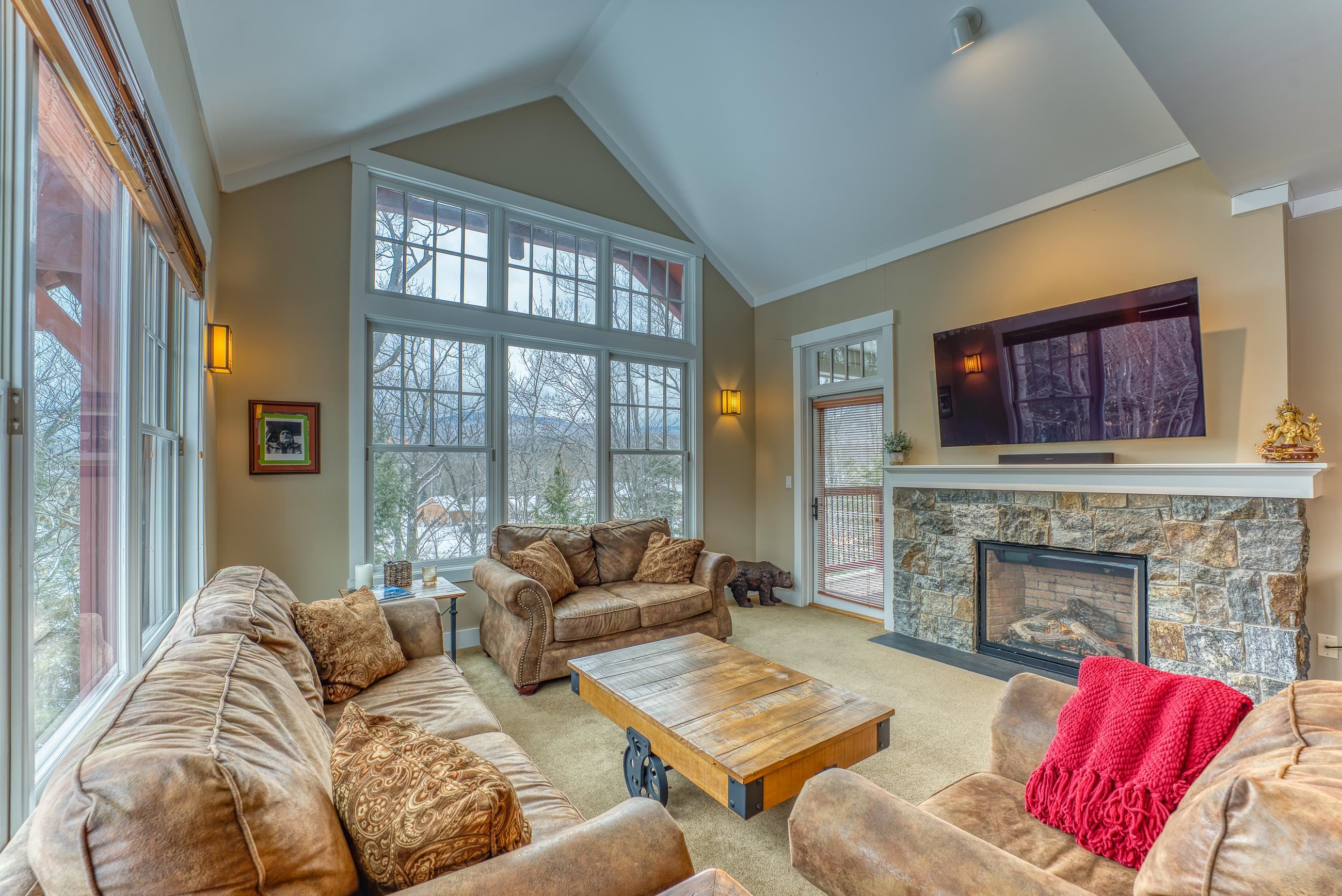 21 Riverside Terrace Drive, Unit 4E Lincoln, NH 03251 - Photo 3 of 36