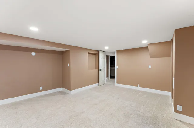 $319,900 | 548 5th Avenue South, South St. Paul, MN 55075