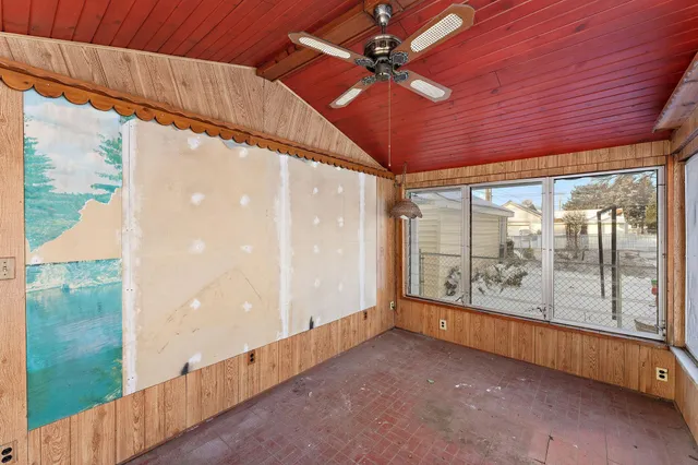 $319,900 | 548 5th Avenue South, South St. Paul, MN 55075