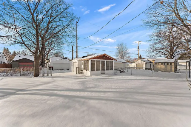 $319,900 | 548 5th Avenue South, South St. Paul, MN 55075