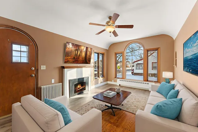 $319,900 | 548 5th Avenue South, South St. Paul, MN 55075