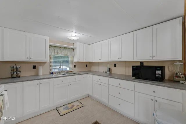 $2,420,000 | 2835 Cross Mountain Road, Shady Valley, TN 37688