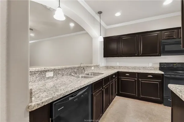 $2,200 | 141 Armored Avenue, College Station, TX 77845