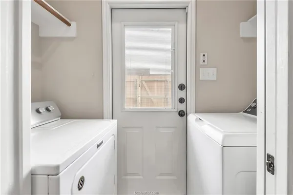 $2,200 | 141 Armored Avenue, College Station, TX 77845