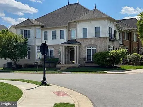 $4,300 | 24921 Somerby Drive, Chantilly, VA 20152