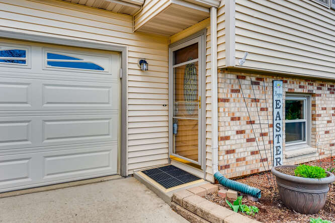 2210 Savannah Road Elgin, IL 60123 - Photo 3 of 27