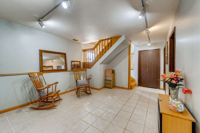2210 Savannah Road Elgin, IL 60123 - Photo 23 of 27