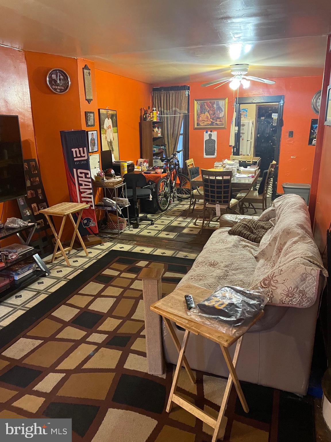 3125 Tasker Street Philadelphia, PA 19146 - Photo 2 of 6 Living room