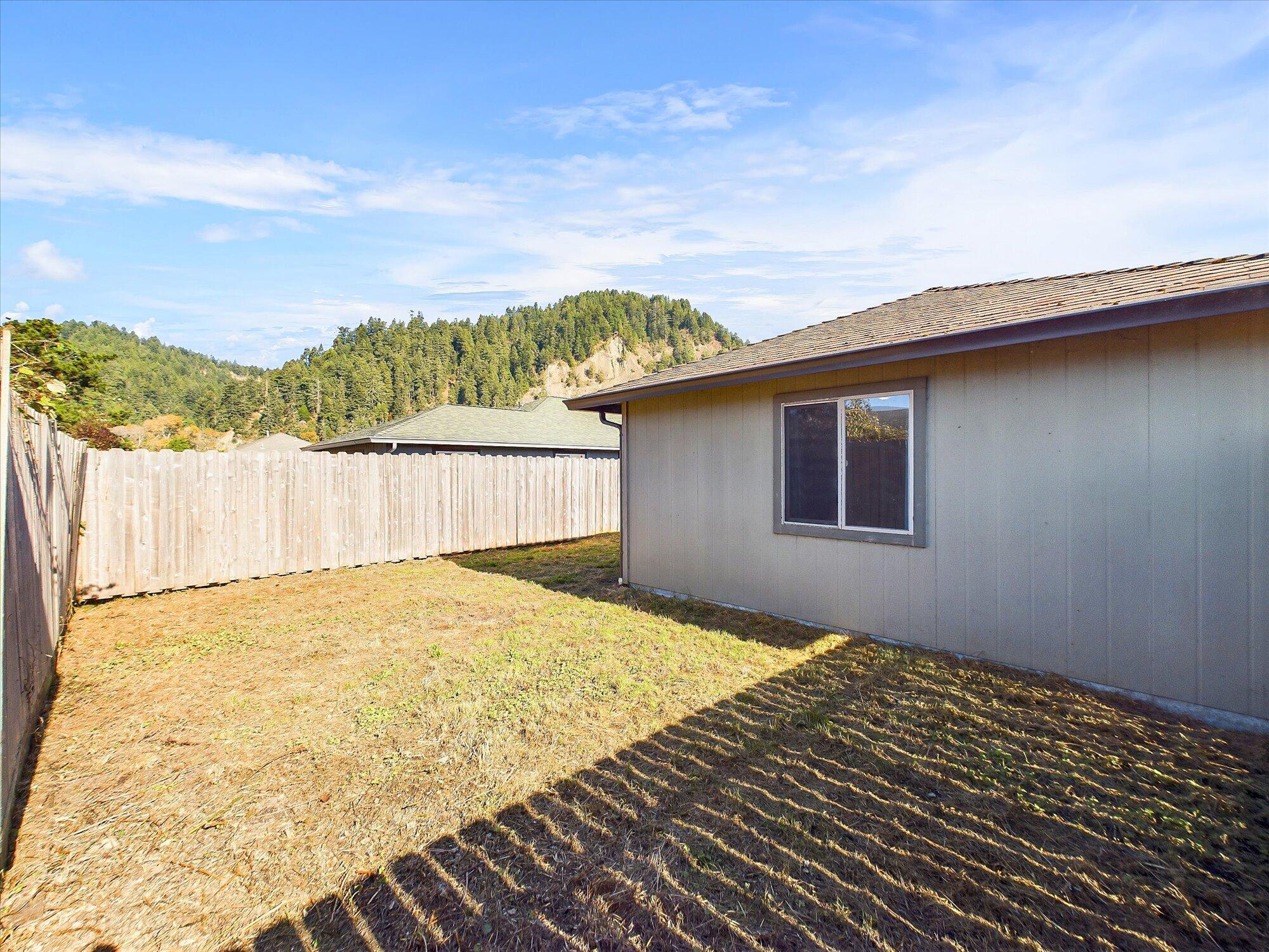 908-910 Hilda Court Rio Dell, CA 95562 - Photo 33 of 45