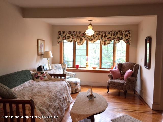 318 Willowbrook Road Staten Island, NY 10314 - Photo 4 of 10 318 WILLOWBROK LIVING RM