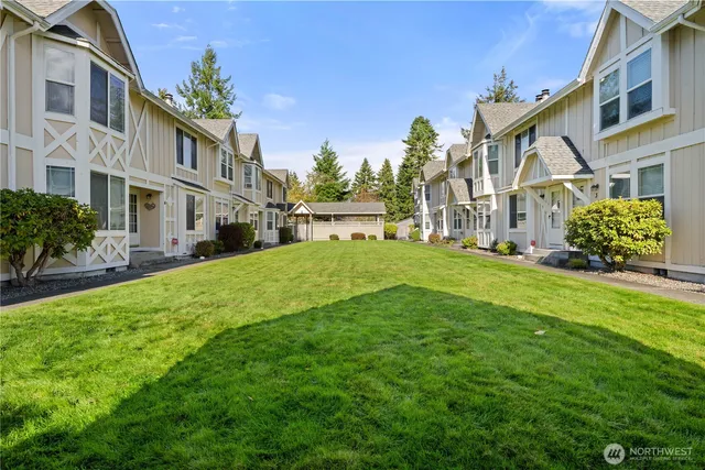 $320,000 | 2621 Mountain View Avenue West, Unit 9B, Tacoma, WA 98466