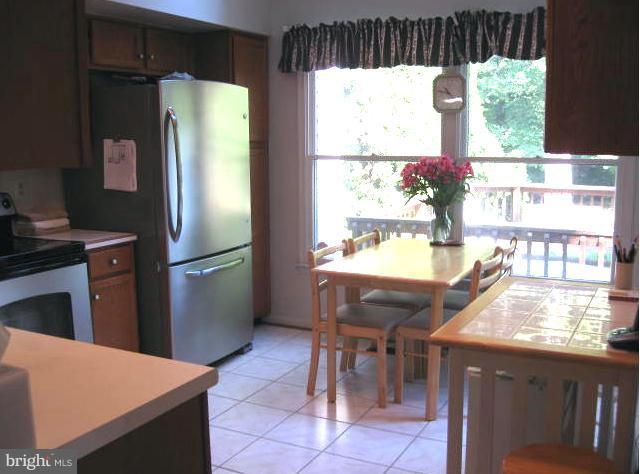 107 Spring Pl Way Annapolis, MD 21401 - Photo 23 of 29 Kitchen