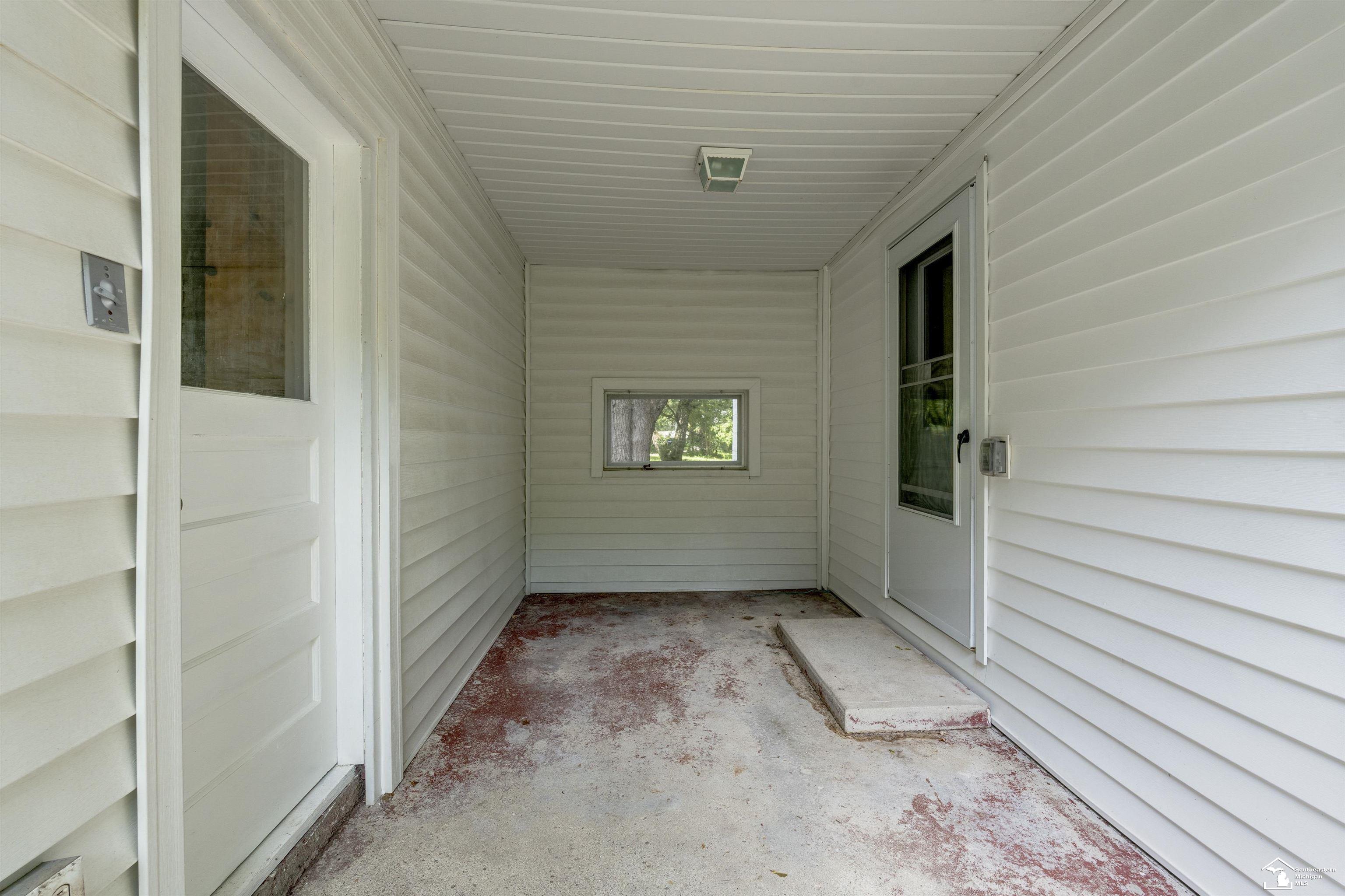 7718 Secor Road Lambertville, MI 48144 - Photo 16 of 26 50150356-ef21cb81-f5a7-4cce-9489-4fb0a371d6eb.JPG