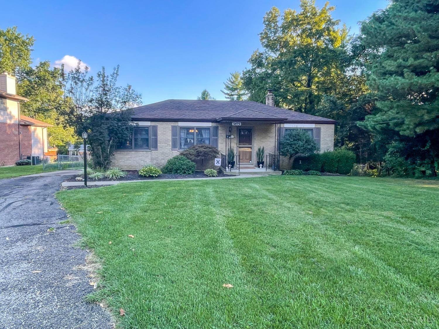 3879 Boomer Road Cincinnati, OH 45247 - Photo 1 of 27