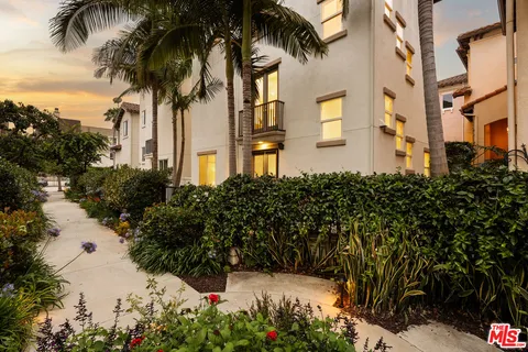 $1,995,000 | 5736 South Celedon Creek, Playa Vista, CA 90094