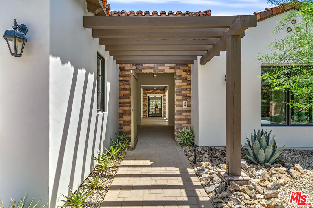 22 Santa Rosa Mountain Lane Rancho Mirage, CA 92270 - Photo 4 of 56