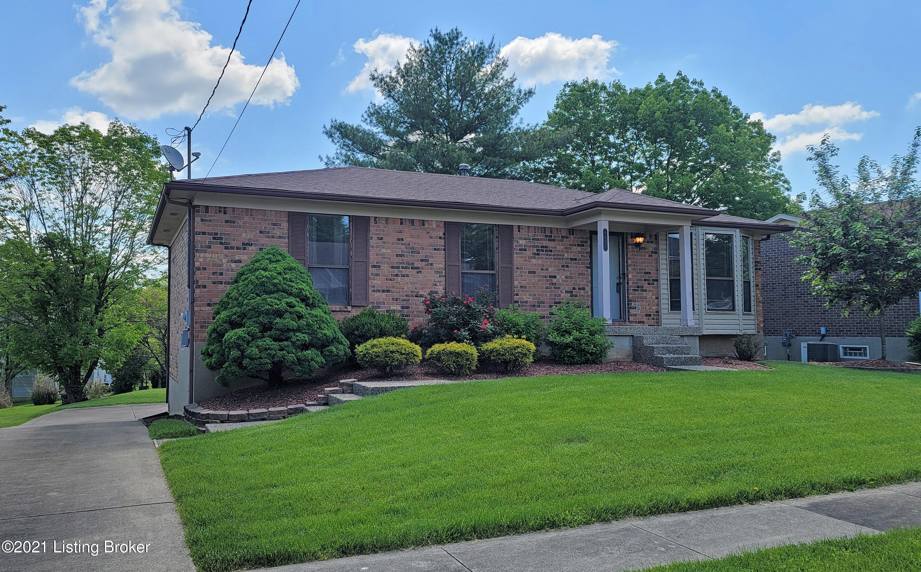 4407 Century Road Louisville, KY 40299 - Photo 2 of 28 20210511_110921