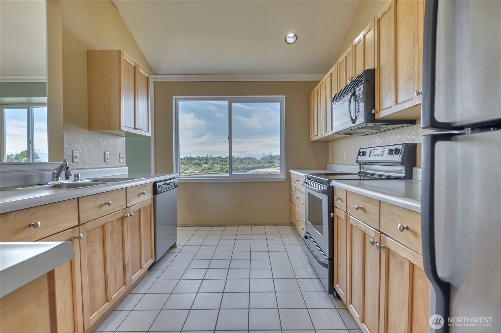1474 Edwards Drive Point Roberts, WA 98281 - Photo 25 of 39